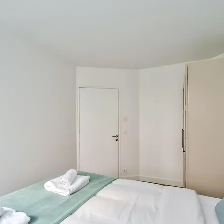 Spacious & Bright 2br - Heart Of 15th Apartman *